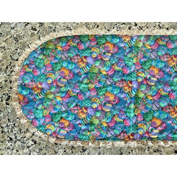 Vintage EASTER and CHRISTMAS Reversible TABLE RUNNER Oval with Lace Trim 41"x18" - Picture 5 of 11